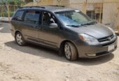 Toyota Seinna Canadian