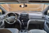 Toyota Seinna Canadian