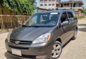 Toyota Seinna Canadian