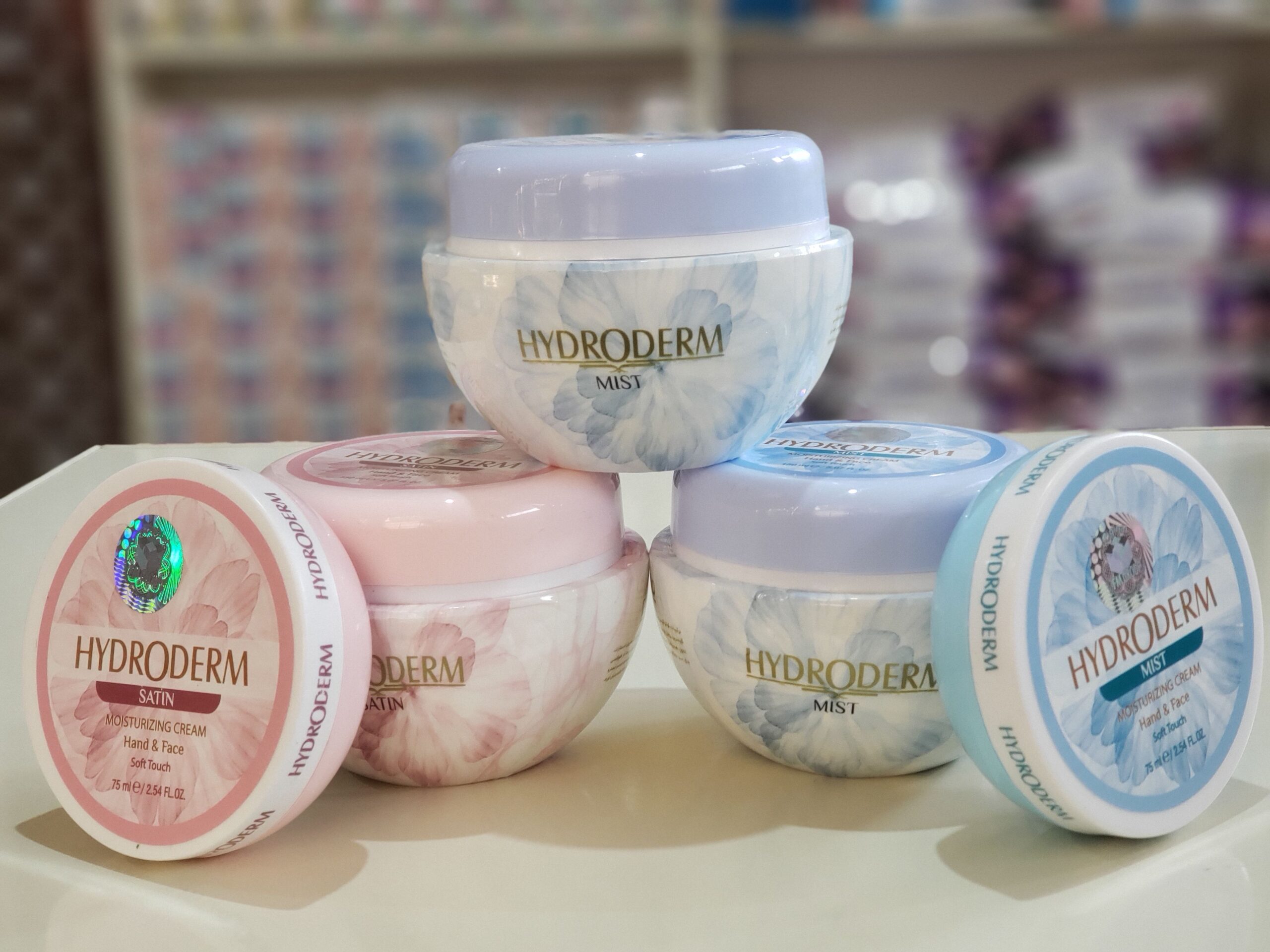 کریم مرطوب کننده و آبرسان هیدرودرم