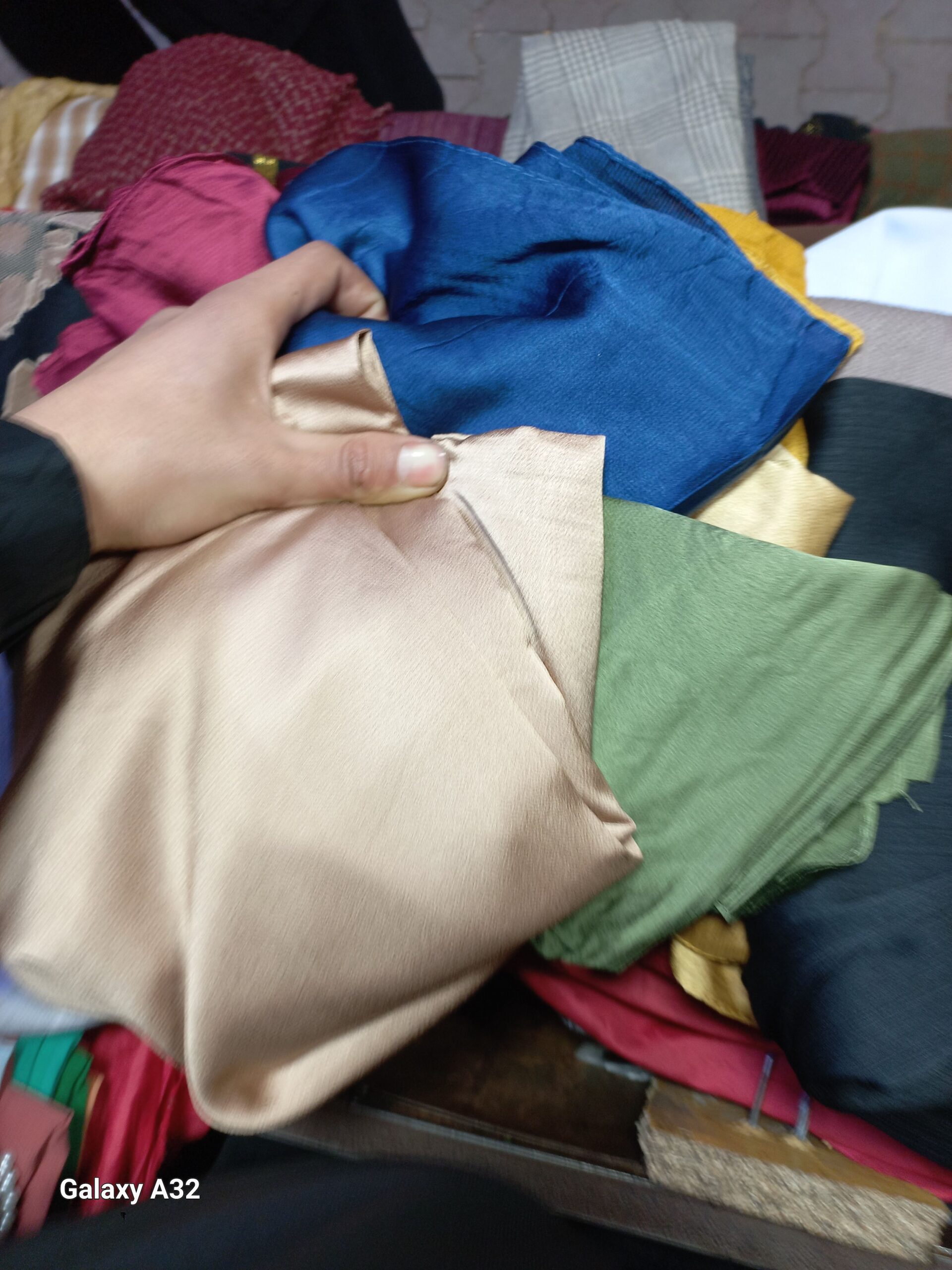 چادر های کتانی ساده و برند Gg Lv Ck Dior و غیره…