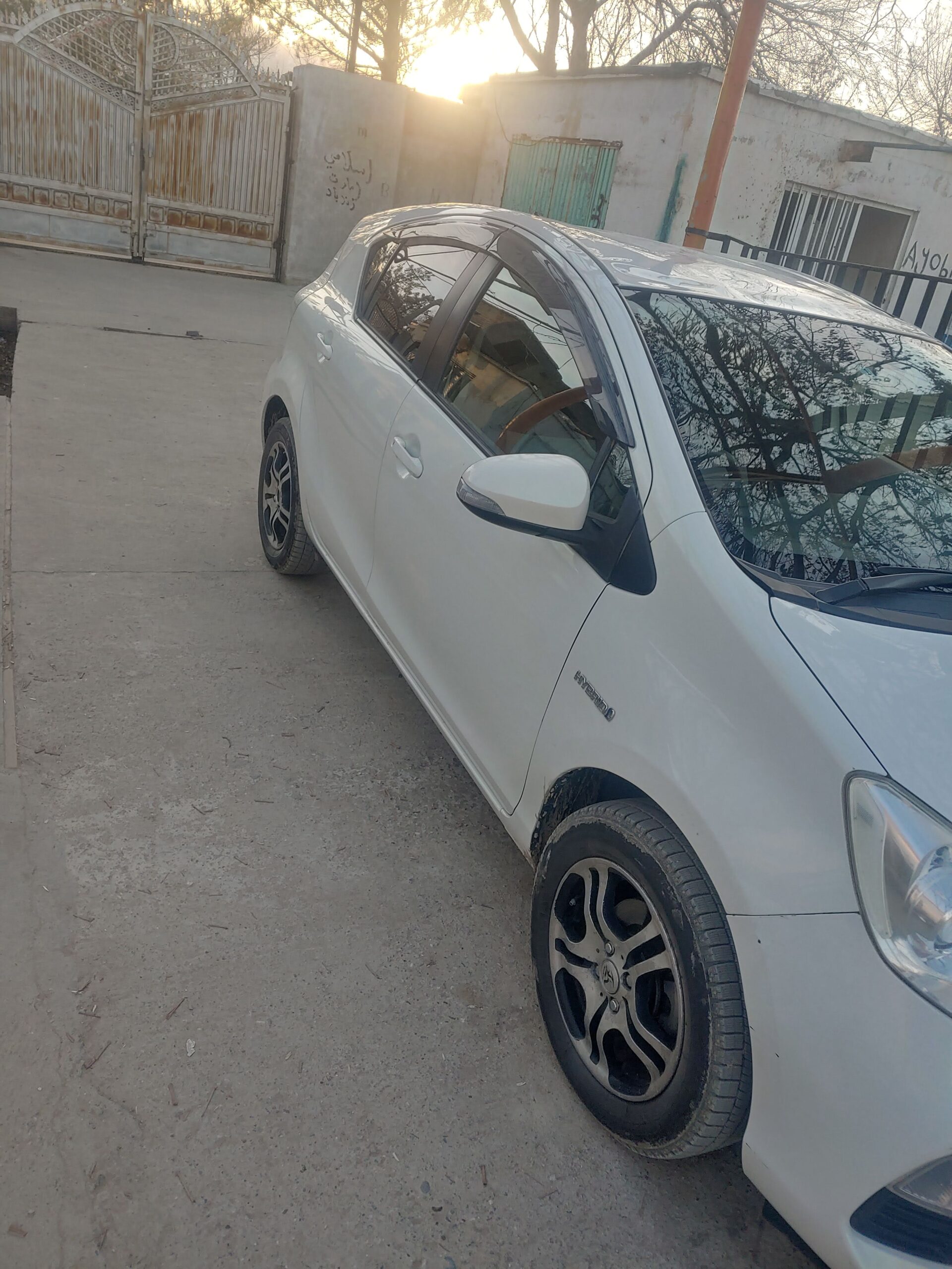 نوع موتور اقوا برقی مادل 2013 رنگ سفید فول آپشن