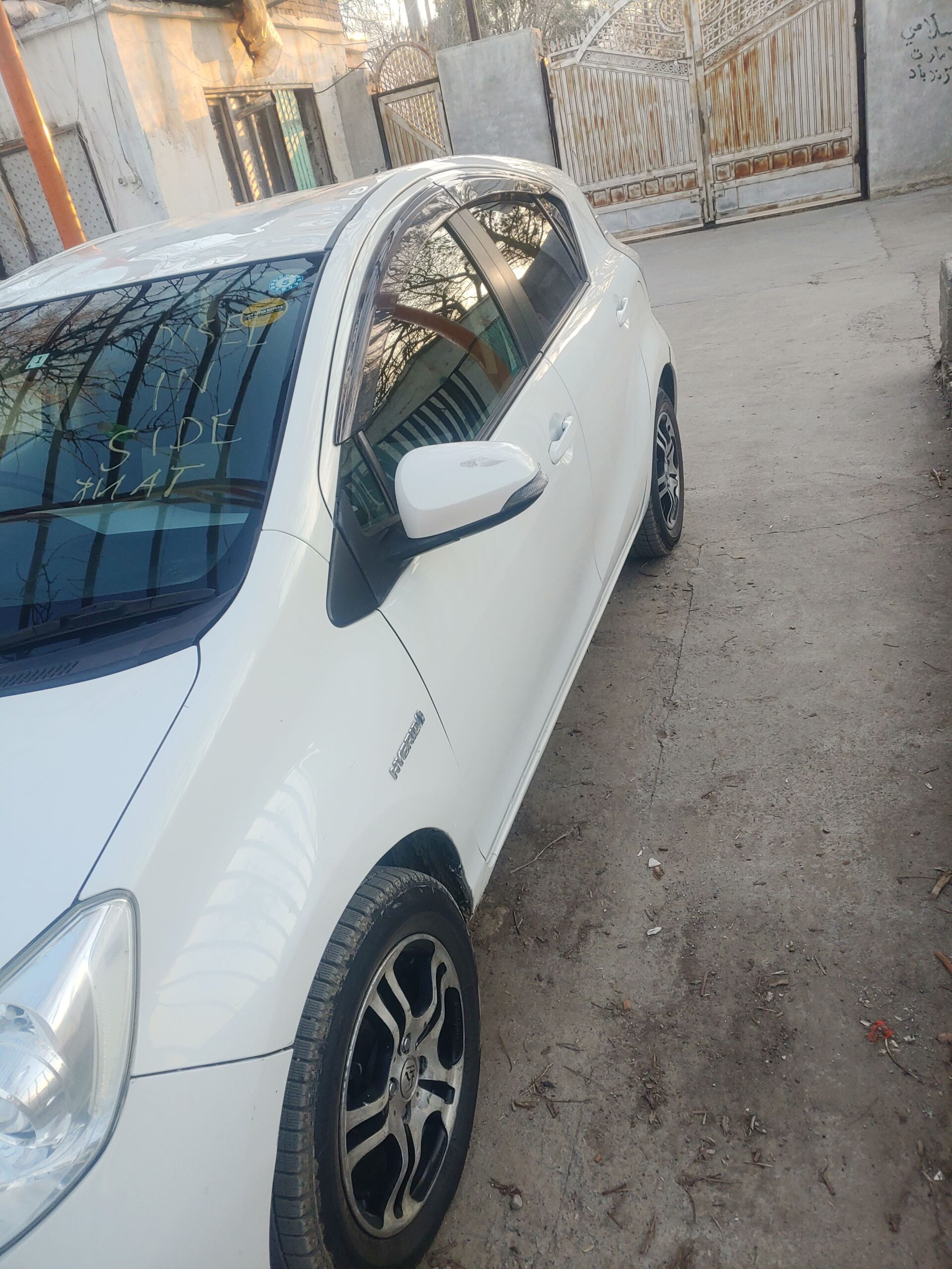 نوع موتور اقوا برقی مادل 2013 رنگ سفید فول آپشن