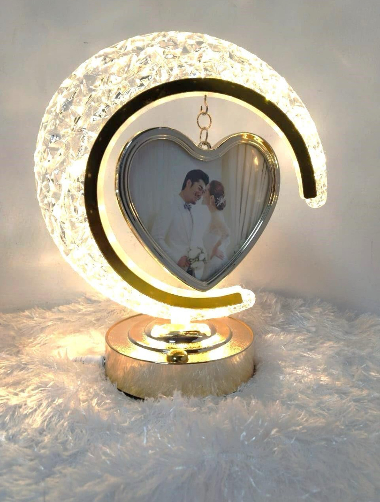 هم قاب عکس هم چراغ خواب