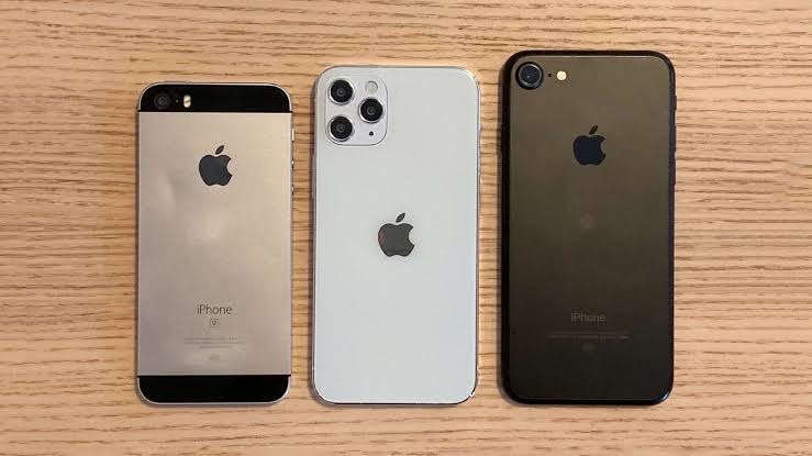 خریدار یک آیفون ١٢ مینی هستمIphone 12 mini