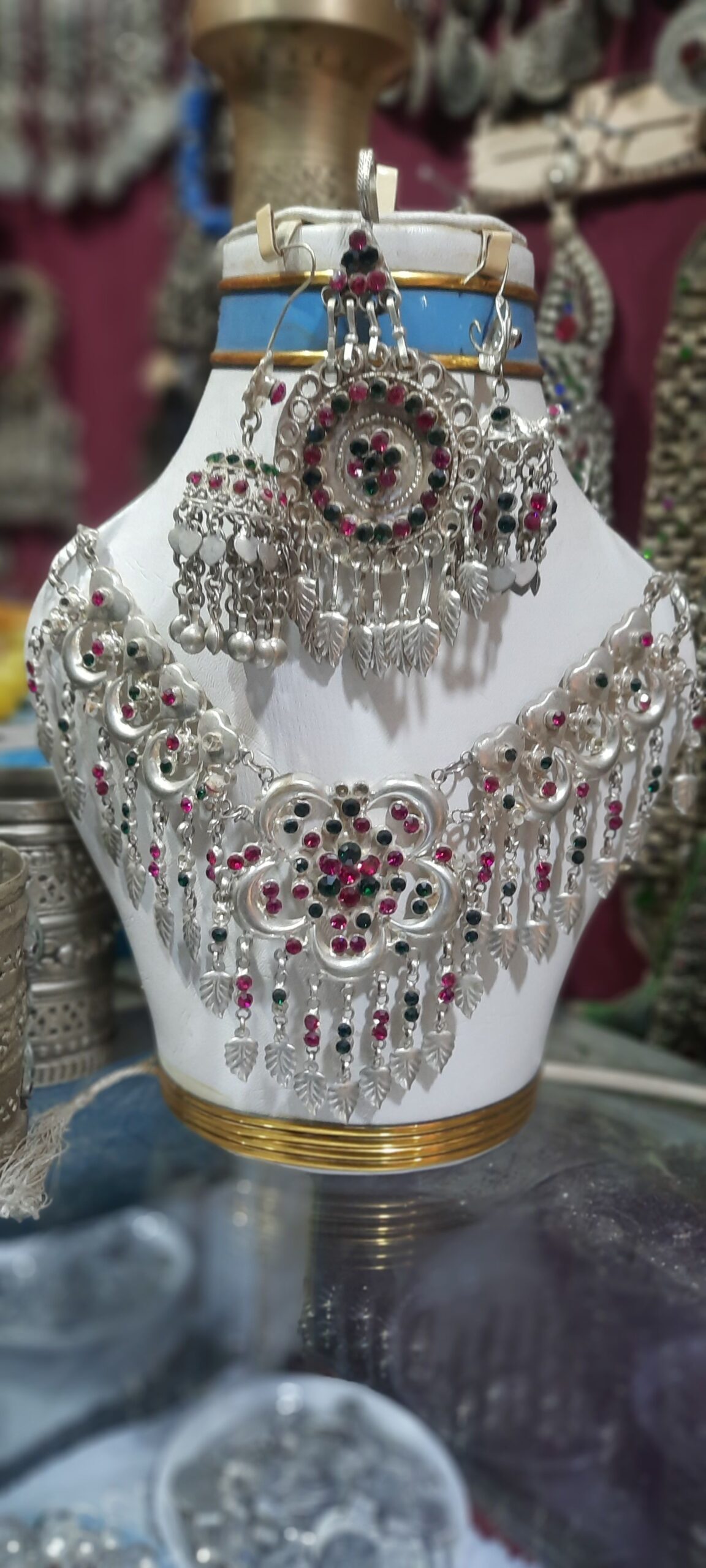 هر نوع زیورات