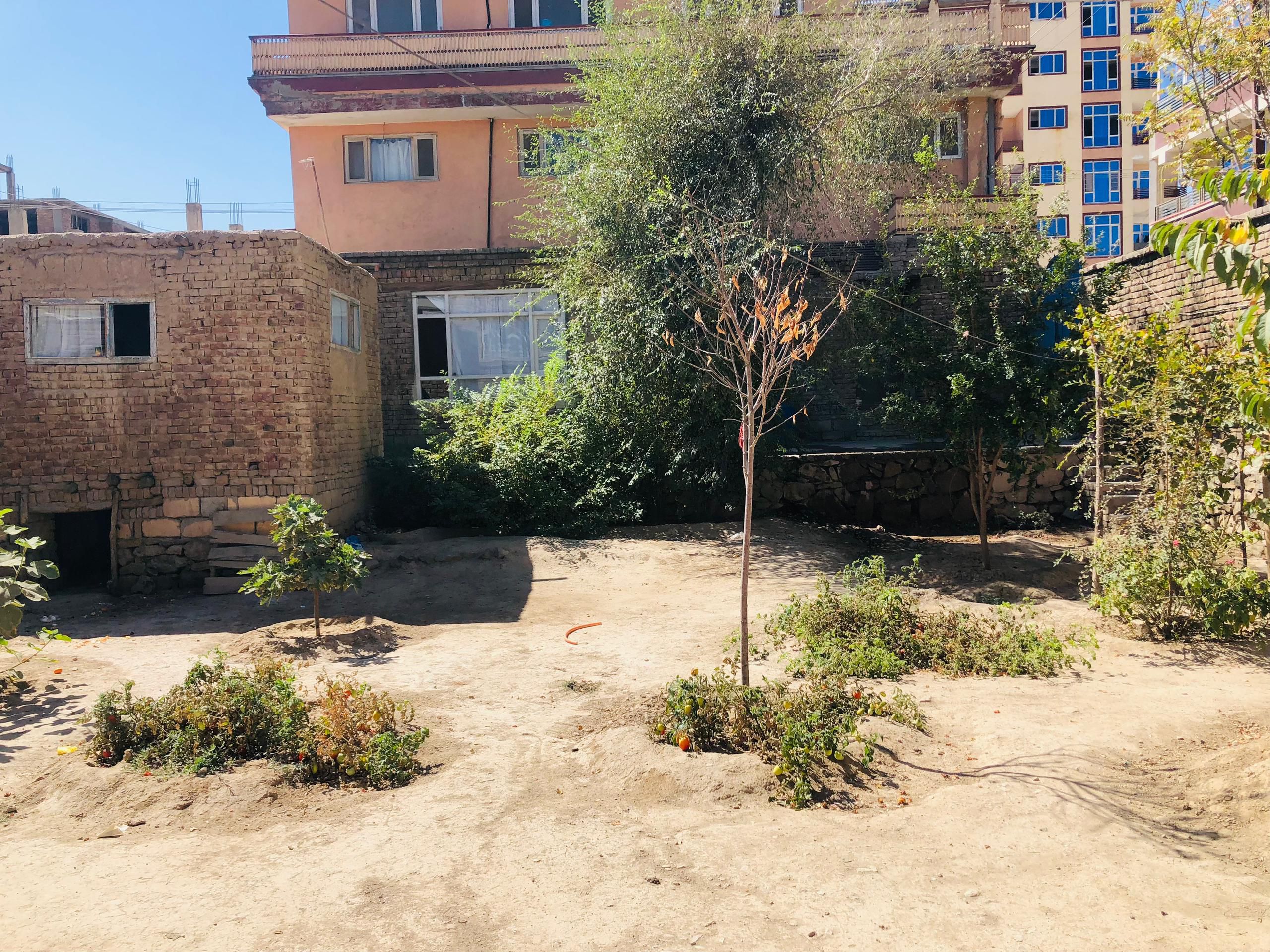 کابل میدان هوایی پشت وزارت داخله نو زمین دو بسپه