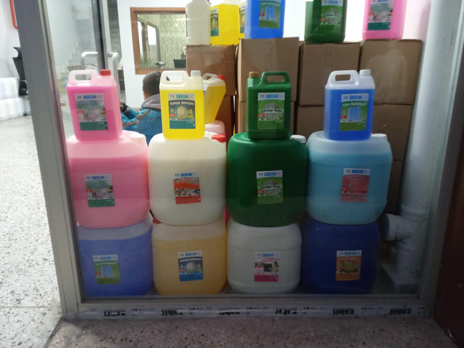 مایع شوینده و بهداشتی: