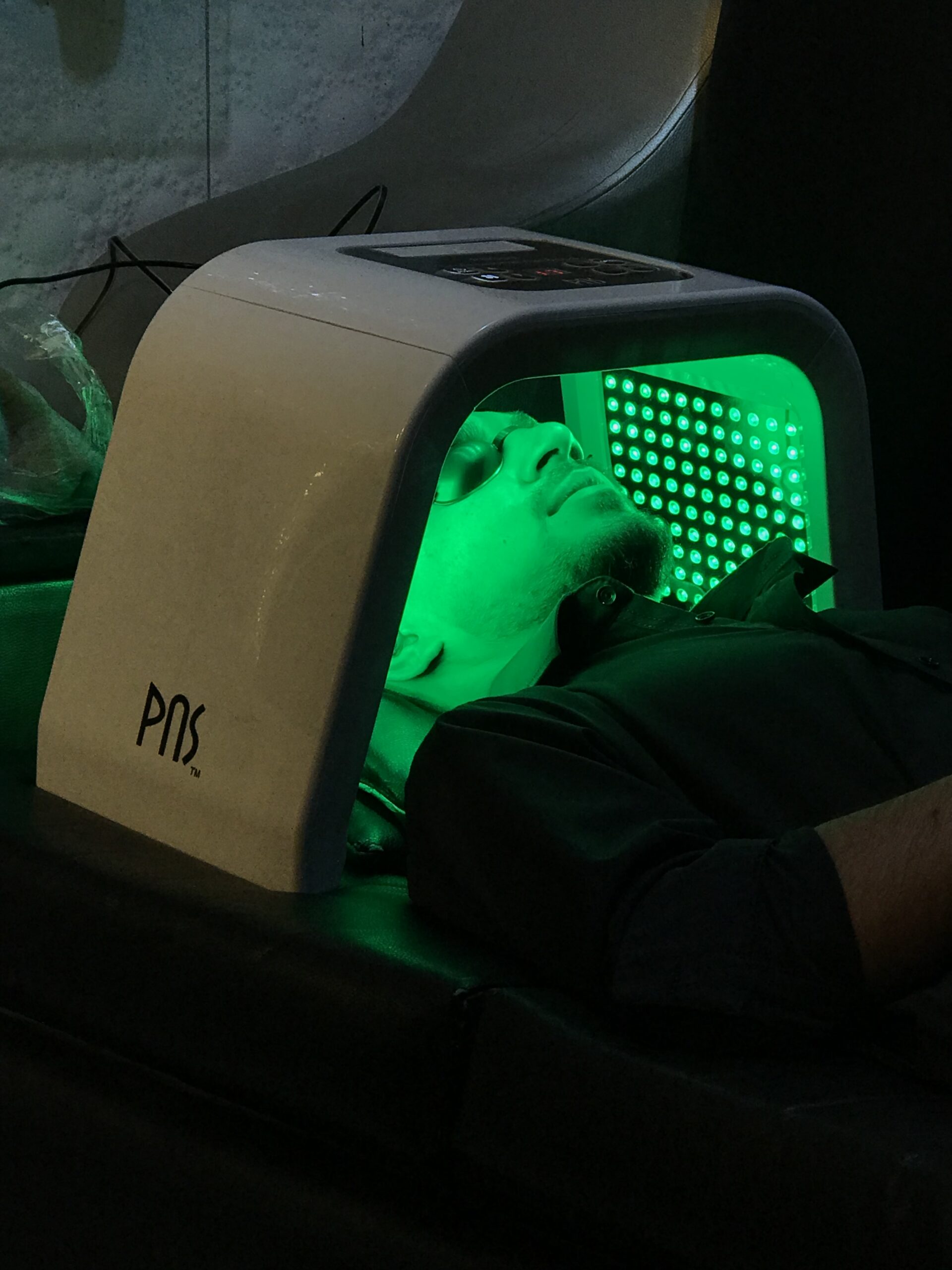 نیازبه یک ارایشگر ماهر