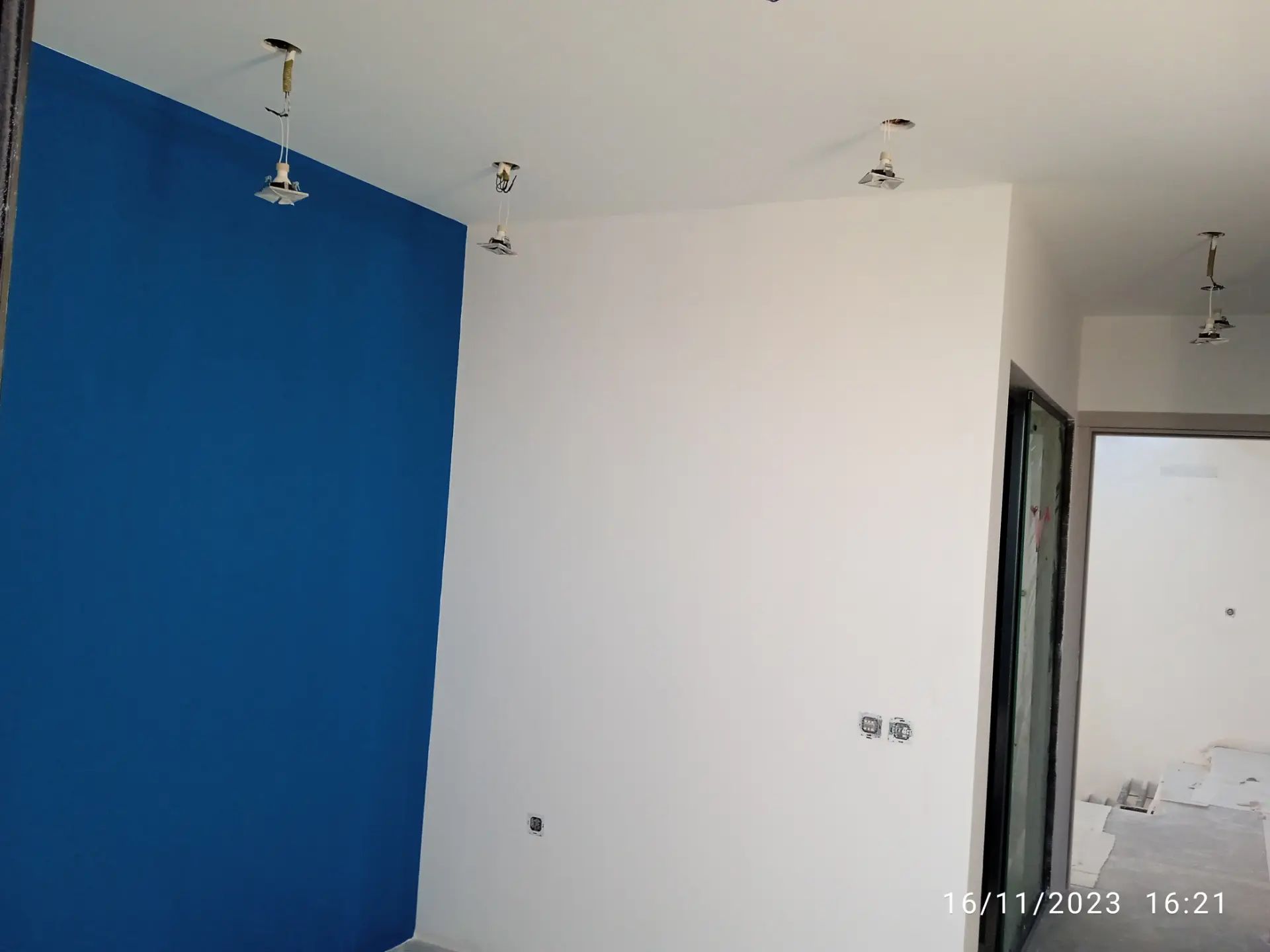 خدمات رنگ مالی ساختمان اجرای رنگ پلاستیک روغنی اکر