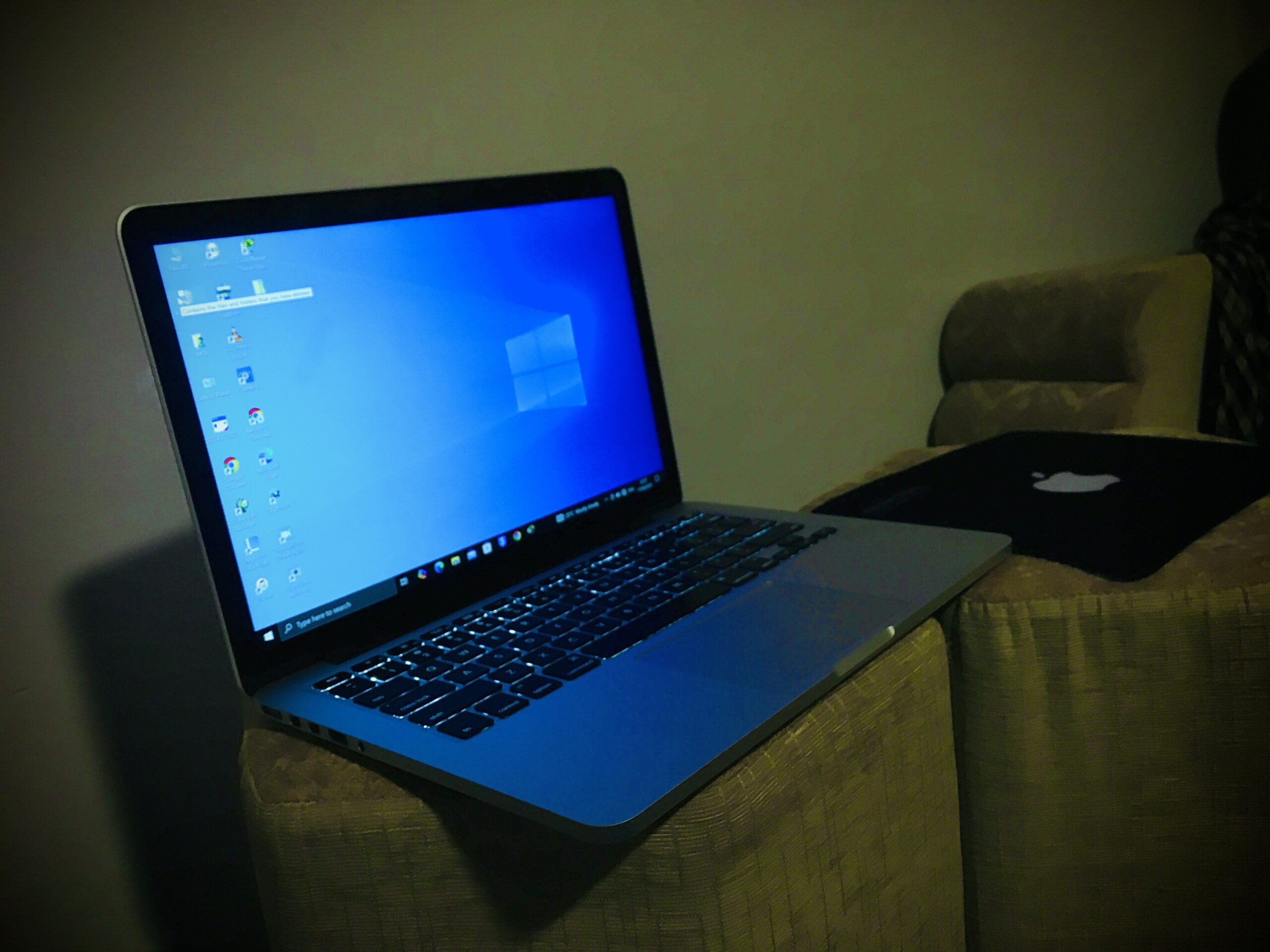 کمپیوتر مک بوک