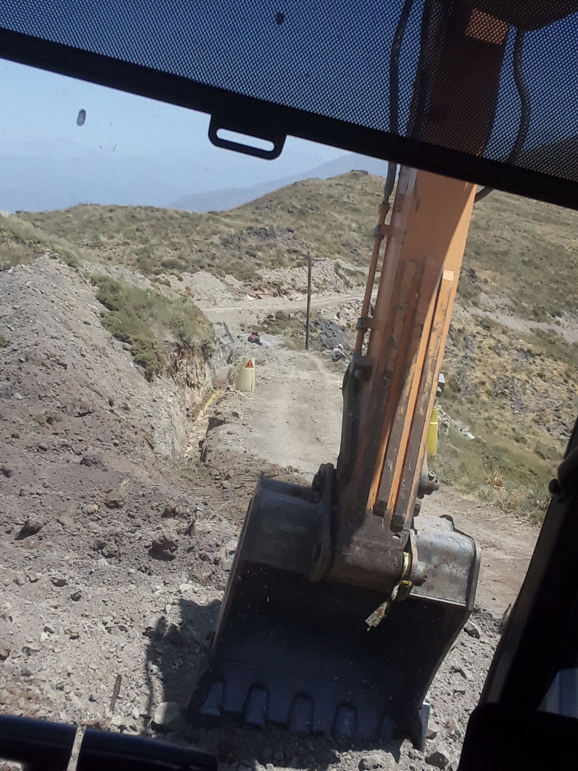 راننده گی دستگاه بیل مکانیکی اسکواتر هستم؟