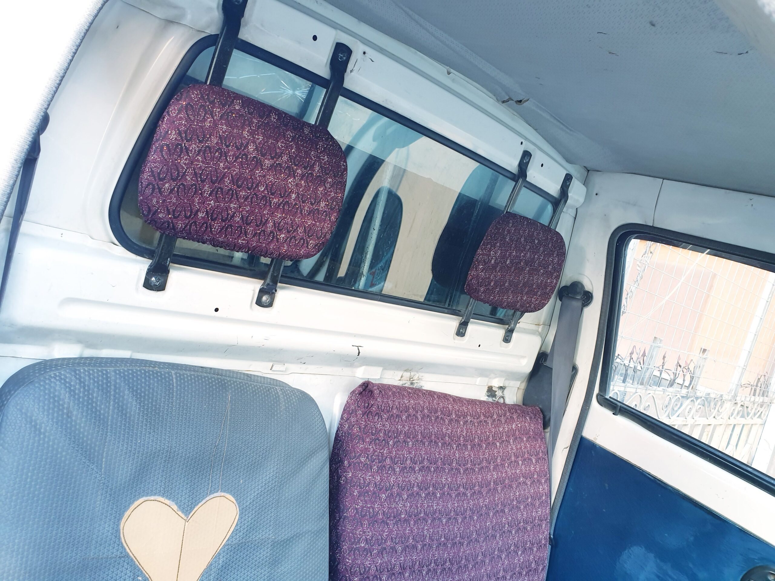 یک عراده موتر باربری سوزوکی کیري