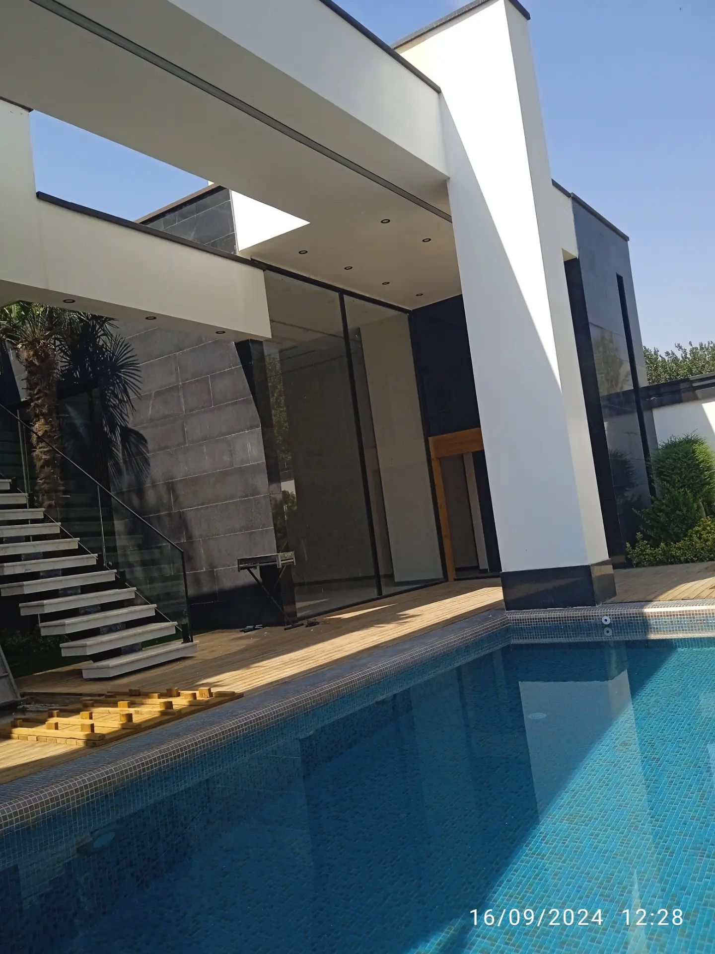 خدمات رنگ مالی ساختمان اجرای رنگ پلاستیک روغنی اکر