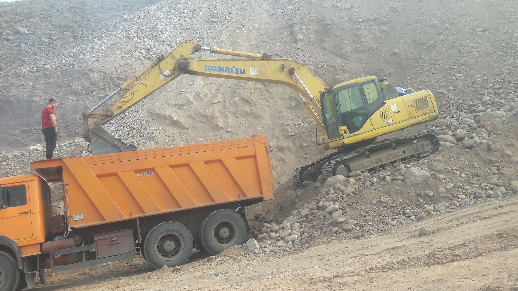 راننده گی دستگاه بیل مکانیکی اسکواتر هستم؟