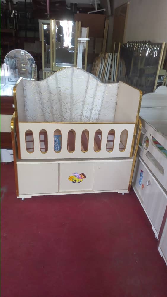 تولید انواع مبل و فرنیچر و انباری