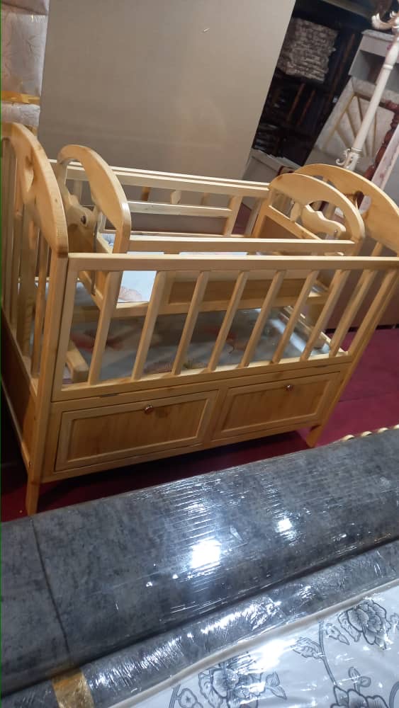 تولید انواع مبل و فرنیچر و انباری