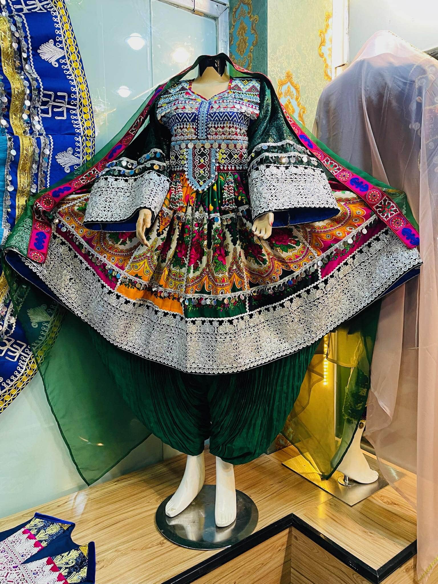 گند افغانی😘