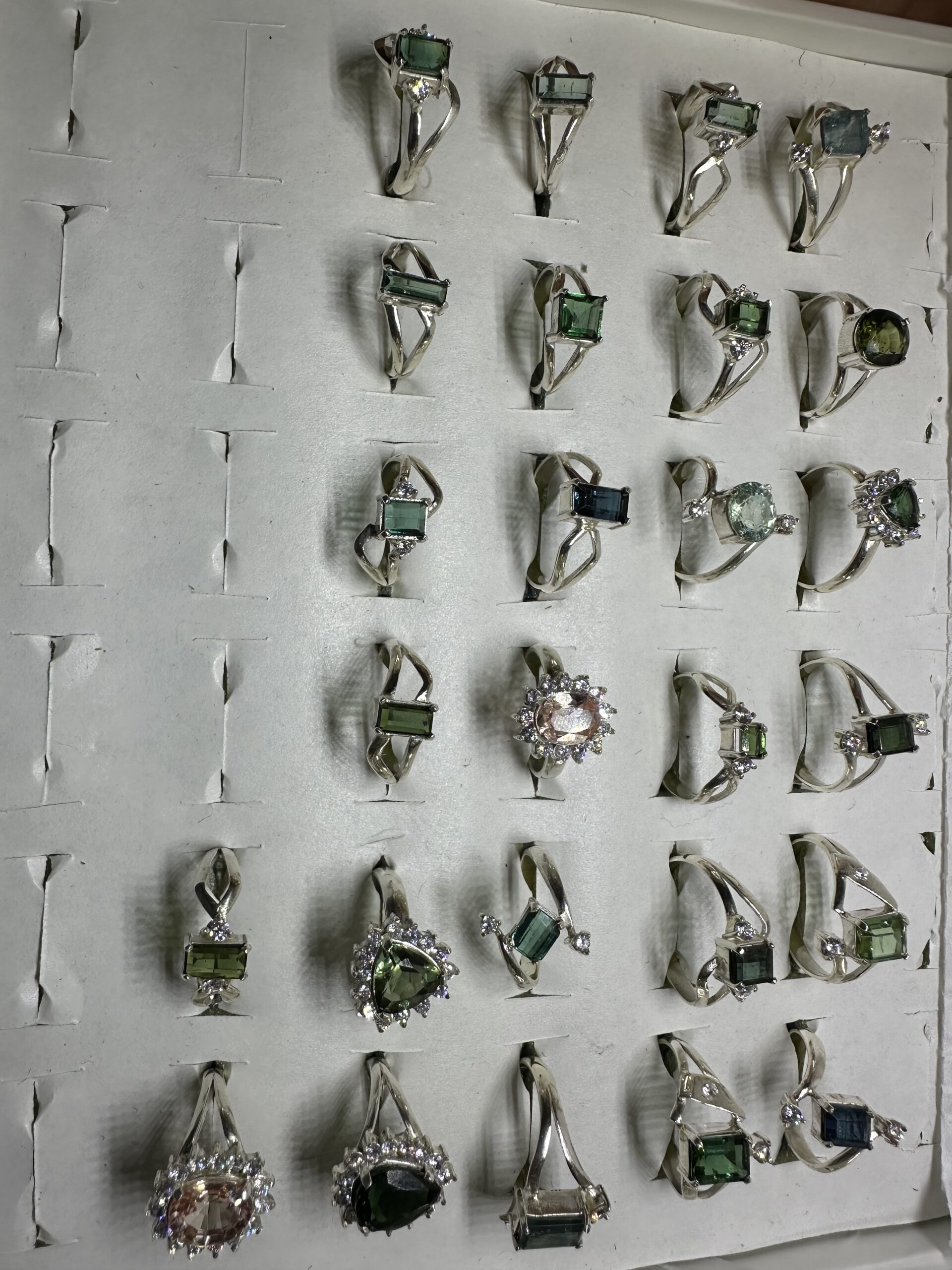 انگشتر های نقره با نگین های اصلی بیروج ‘ تورمالین