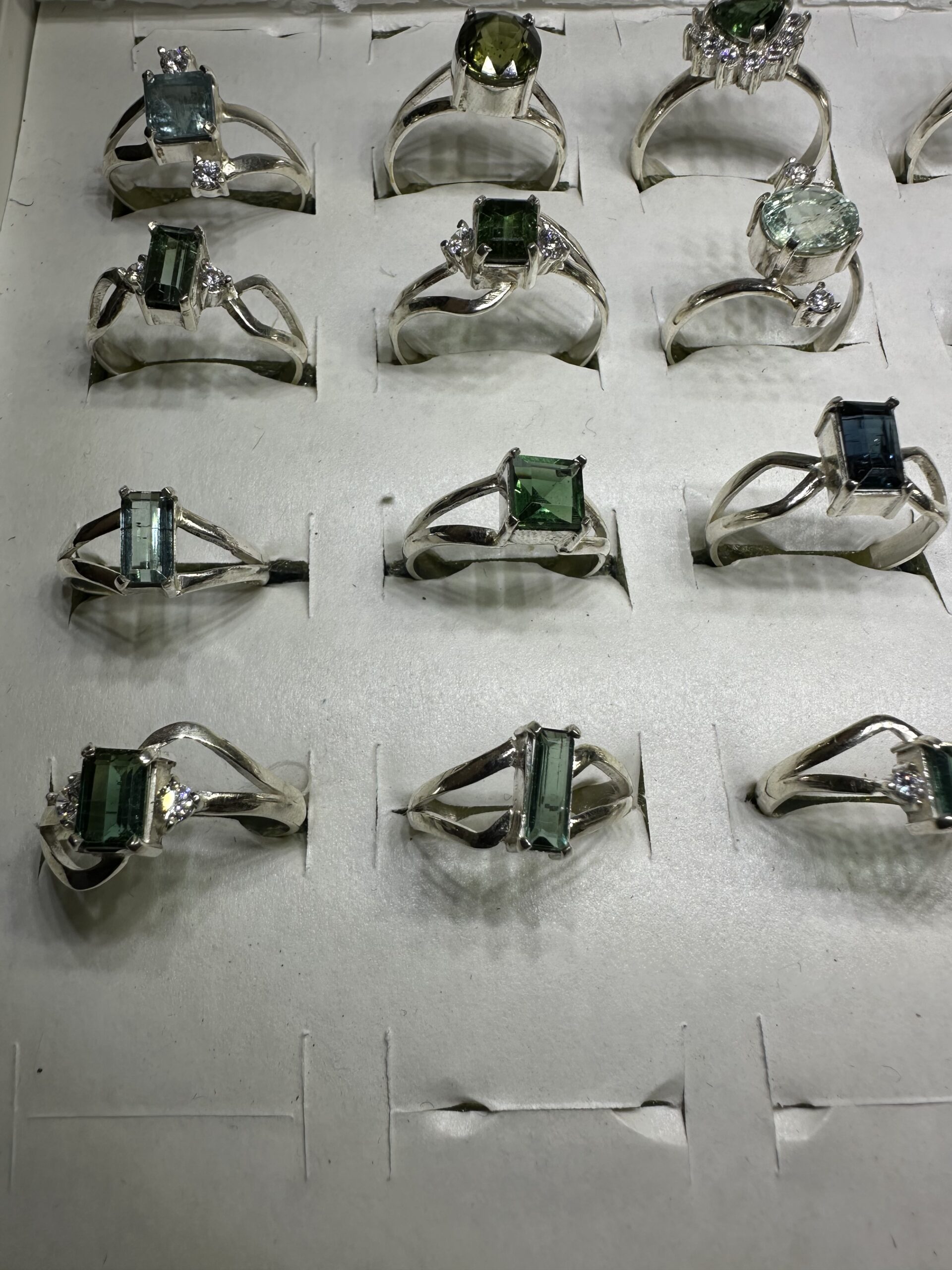 انگشتر های نقره با نگین های اصلی بیروج ‘ تورمالین