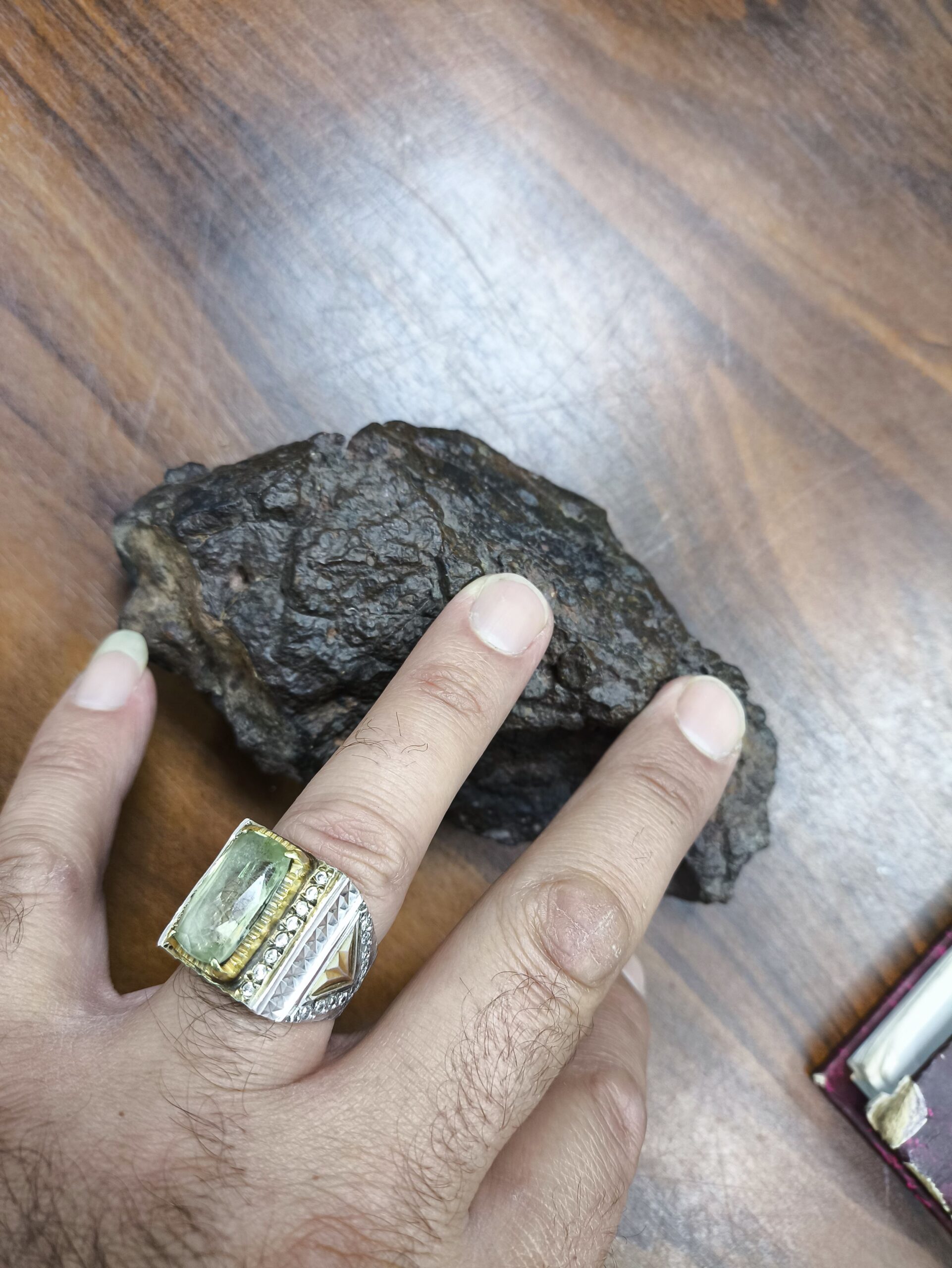 کارشناسی وخریدانواع سنگ ماورایی