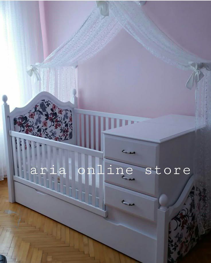 تخت خواب با جالباسی برای نوزاد