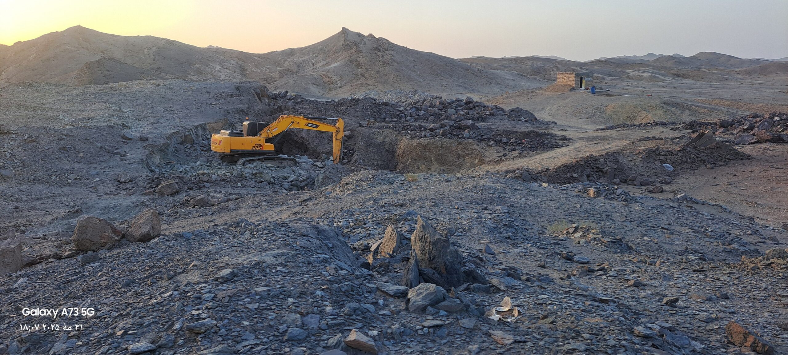 سلام بنده راننده بیل میکانیکی هستم با 4سال سابقه ک