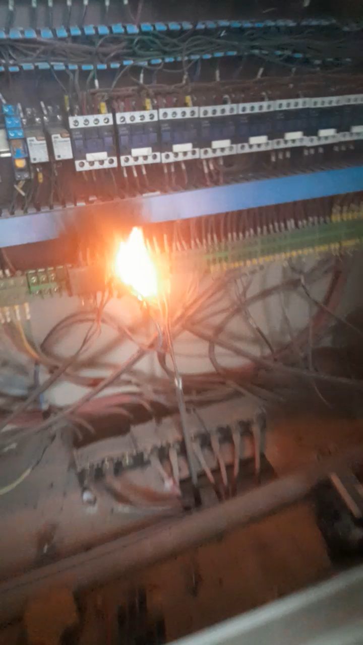 برق کار ، انجینری سروی سرک