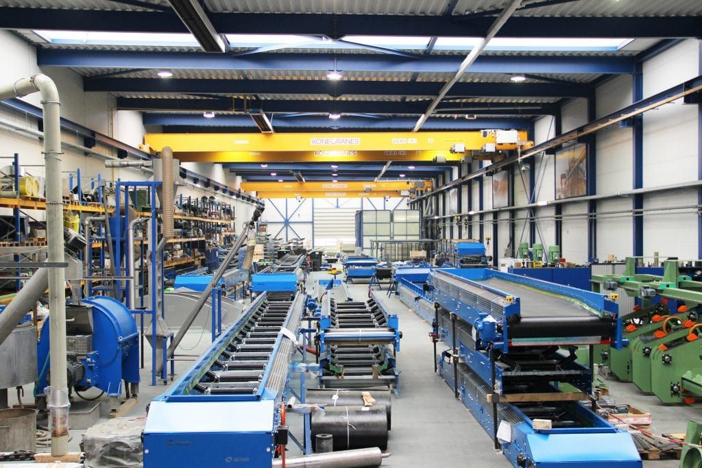 ماشین آلات و دستگاه های صنعتی و مواد اولیه