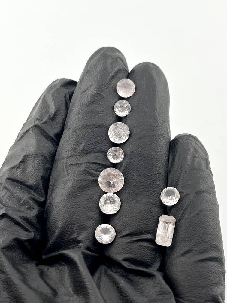 خریدار انواع گوهر سنگ های تجاری وجواهراتی