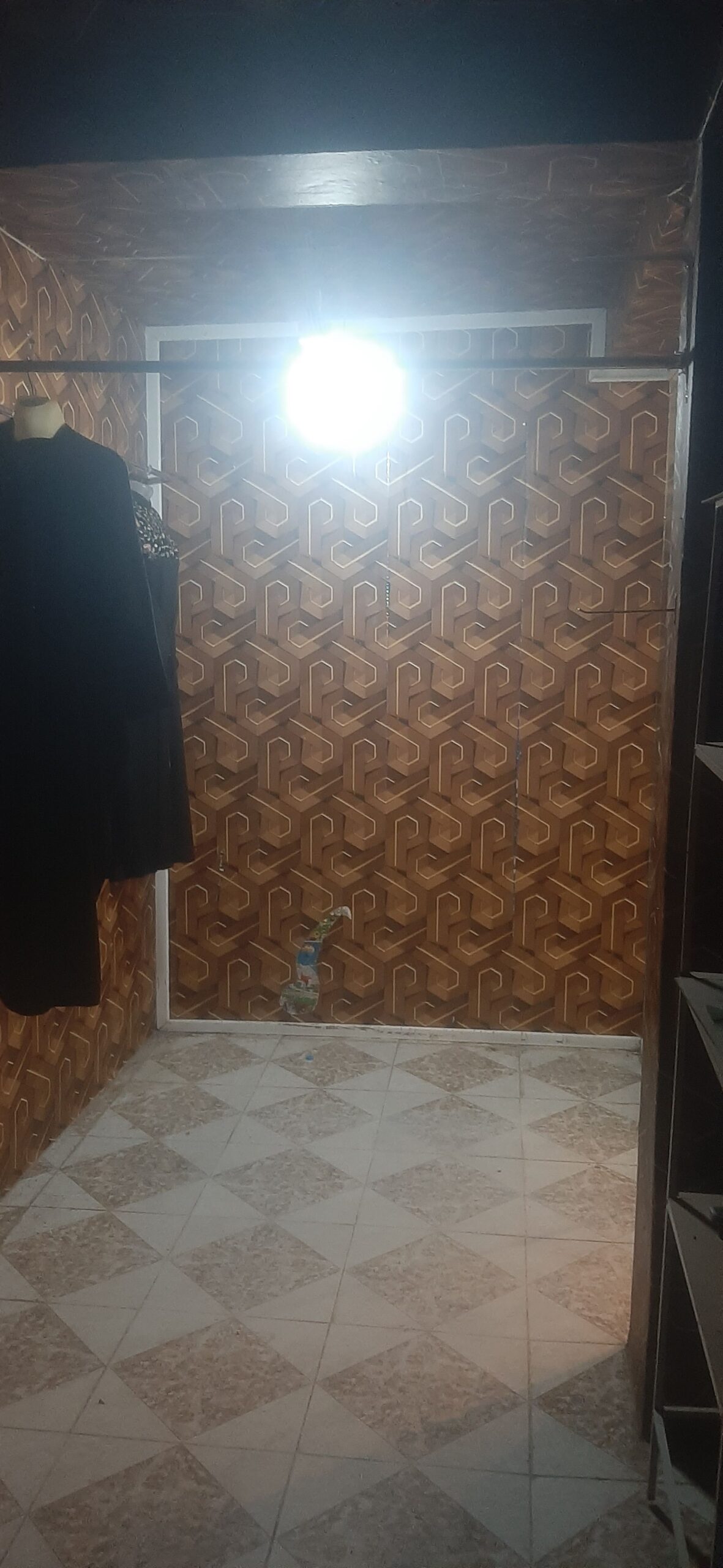 یک باب دوکان فروشی (امتیازی)