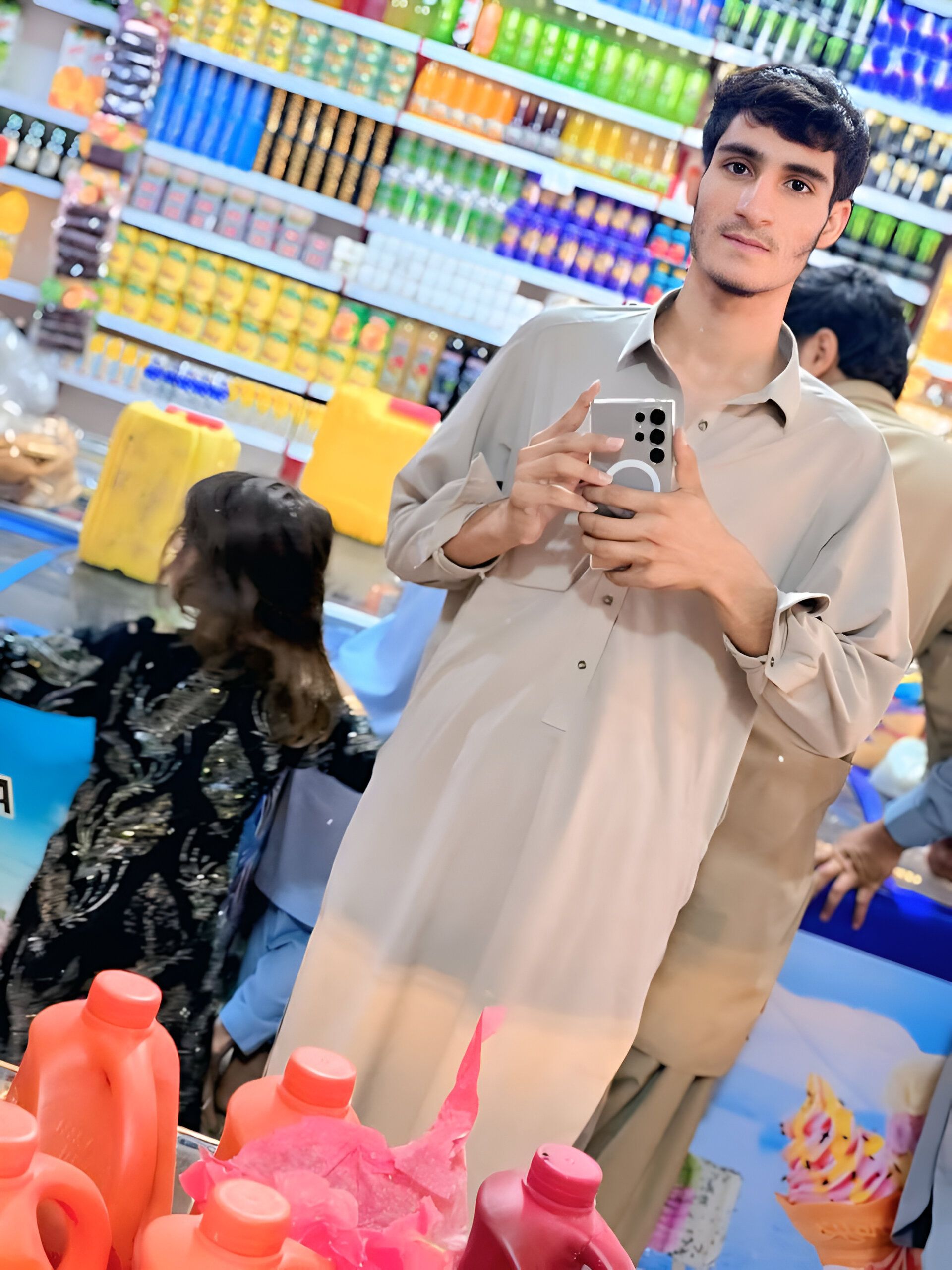 ضروریت به کار دارم تحصیل کرده هستم