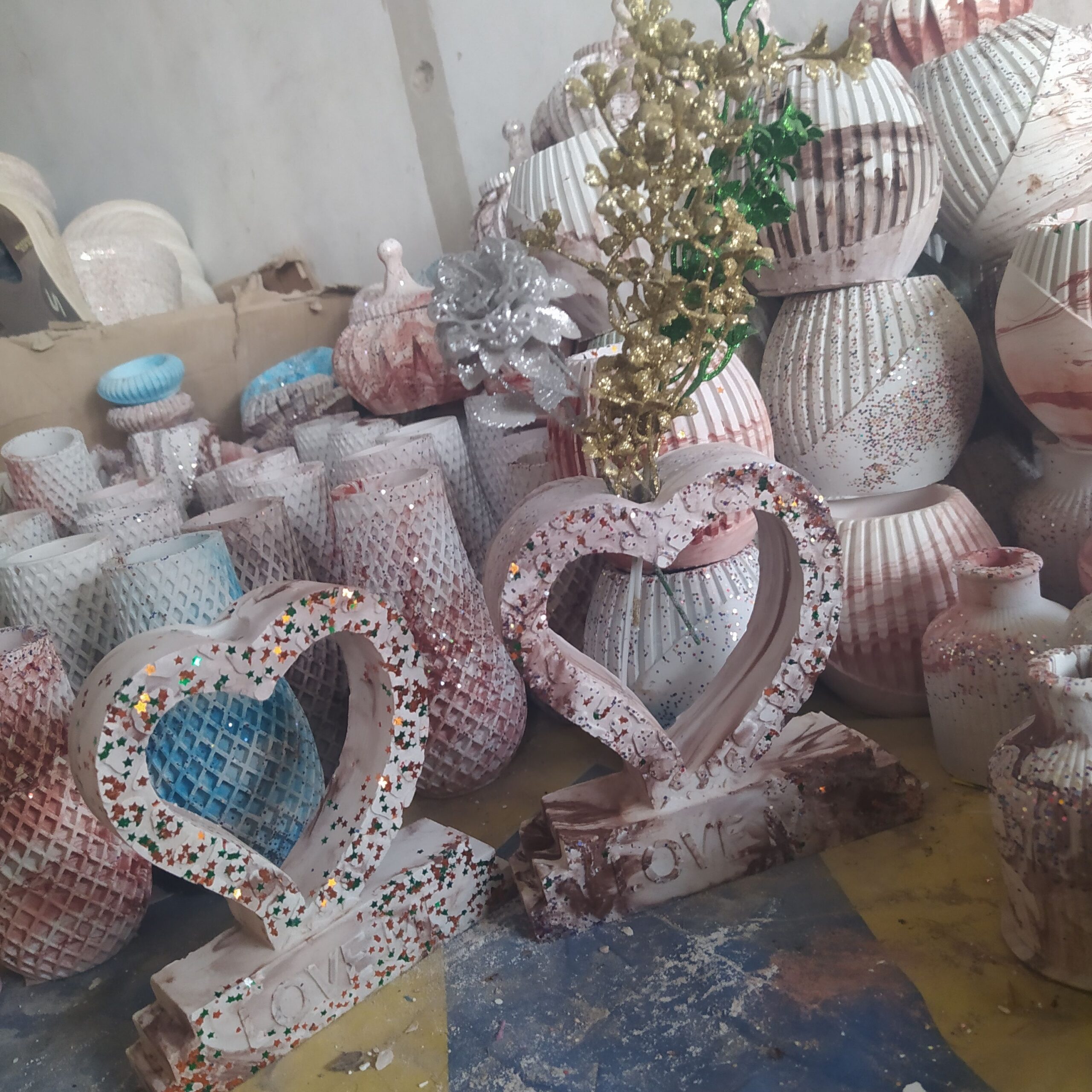 فروش عمده وتکی انواع گلدان وقندان سنگ مصنوعی