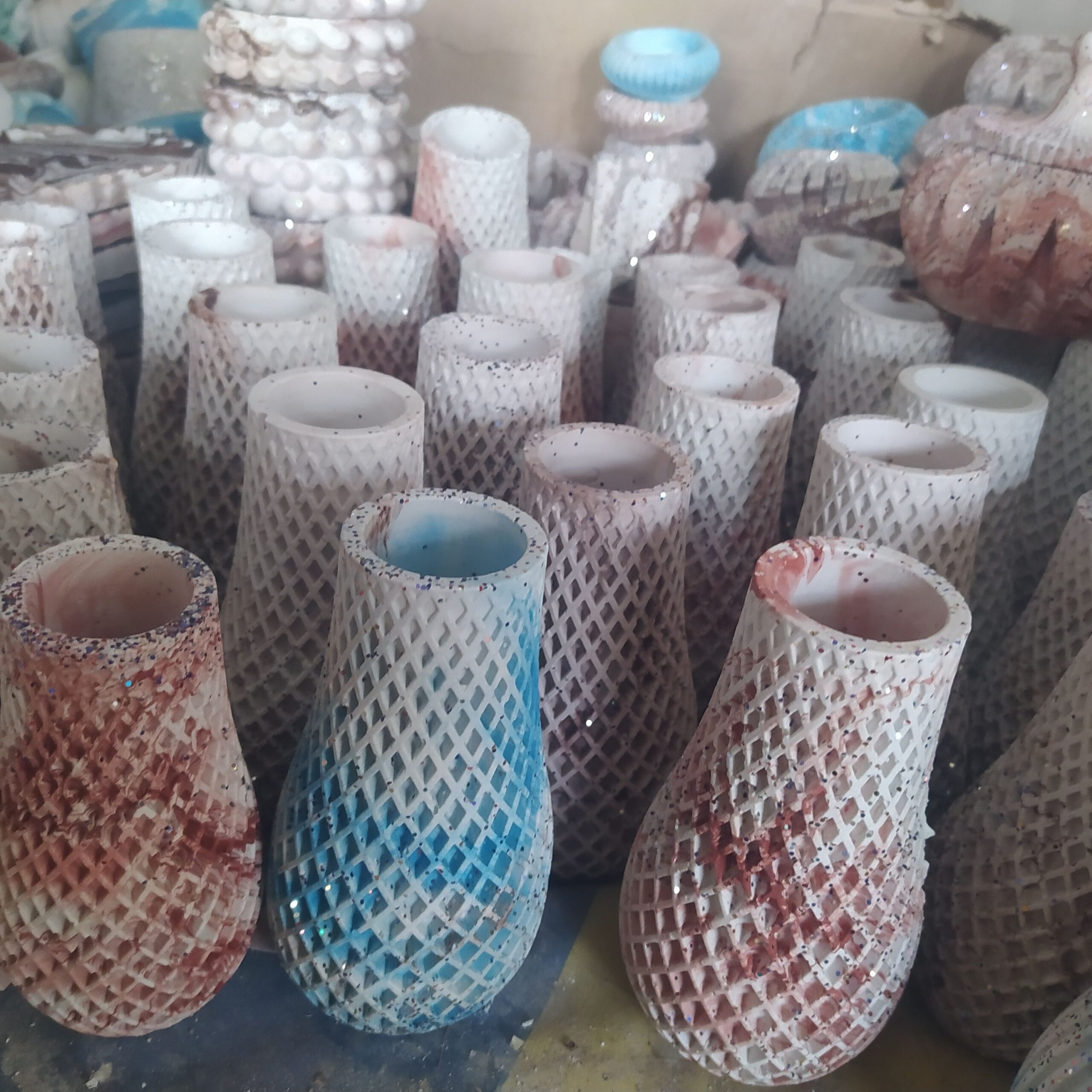 فروش عمده وتکی انواع گلدان وقندان سنگ مصنوعی