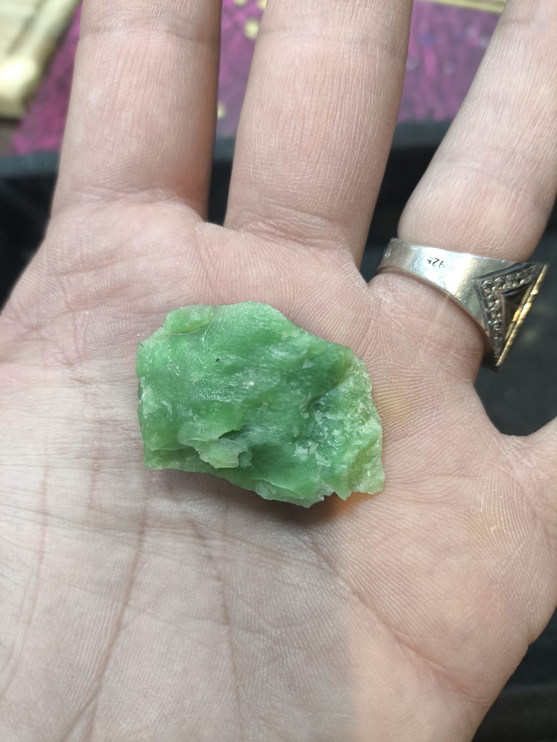 واسطه خریدارسنگ‌های ارزشمند