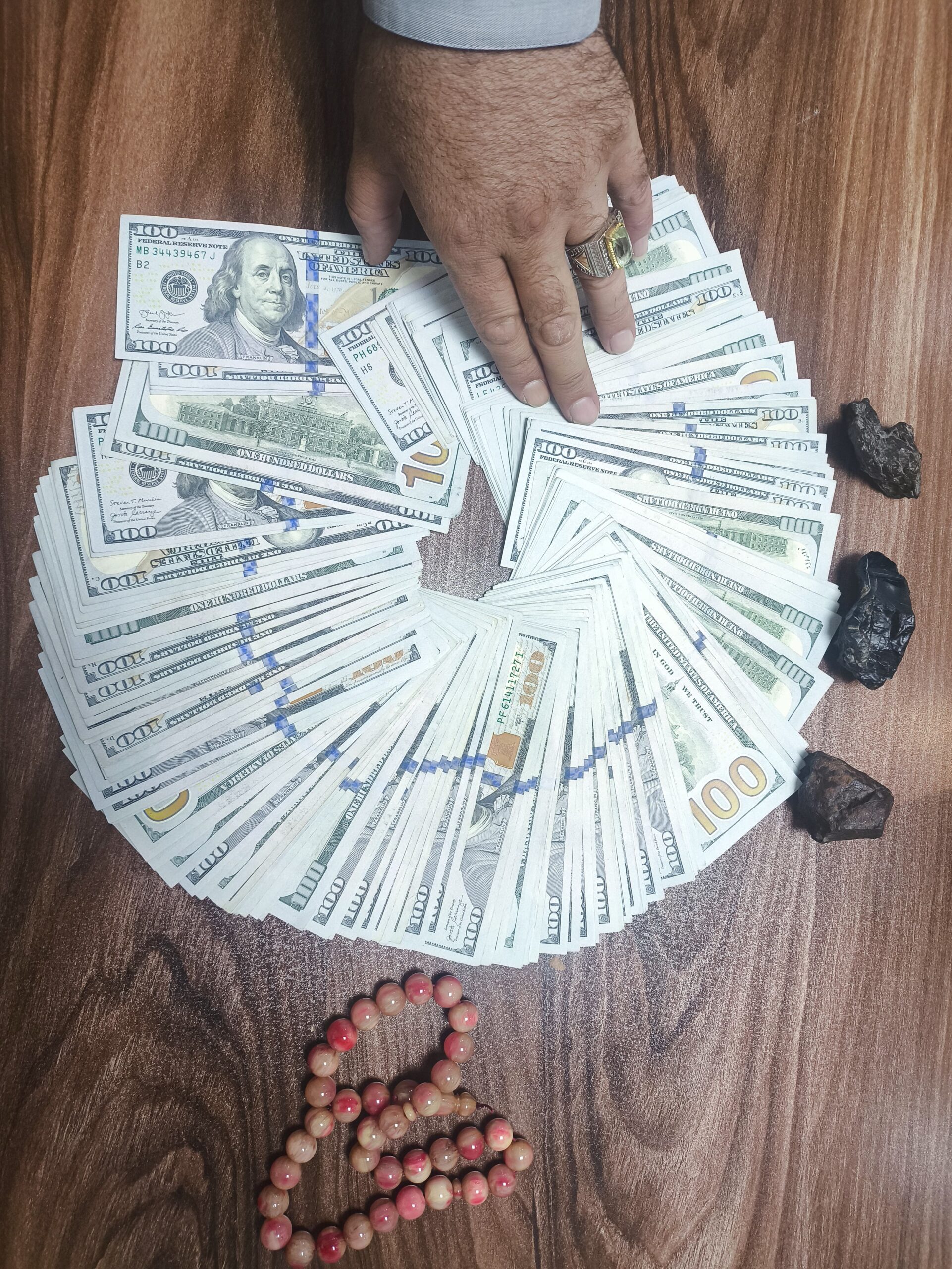 خریدارسنگ‌های ماورایی