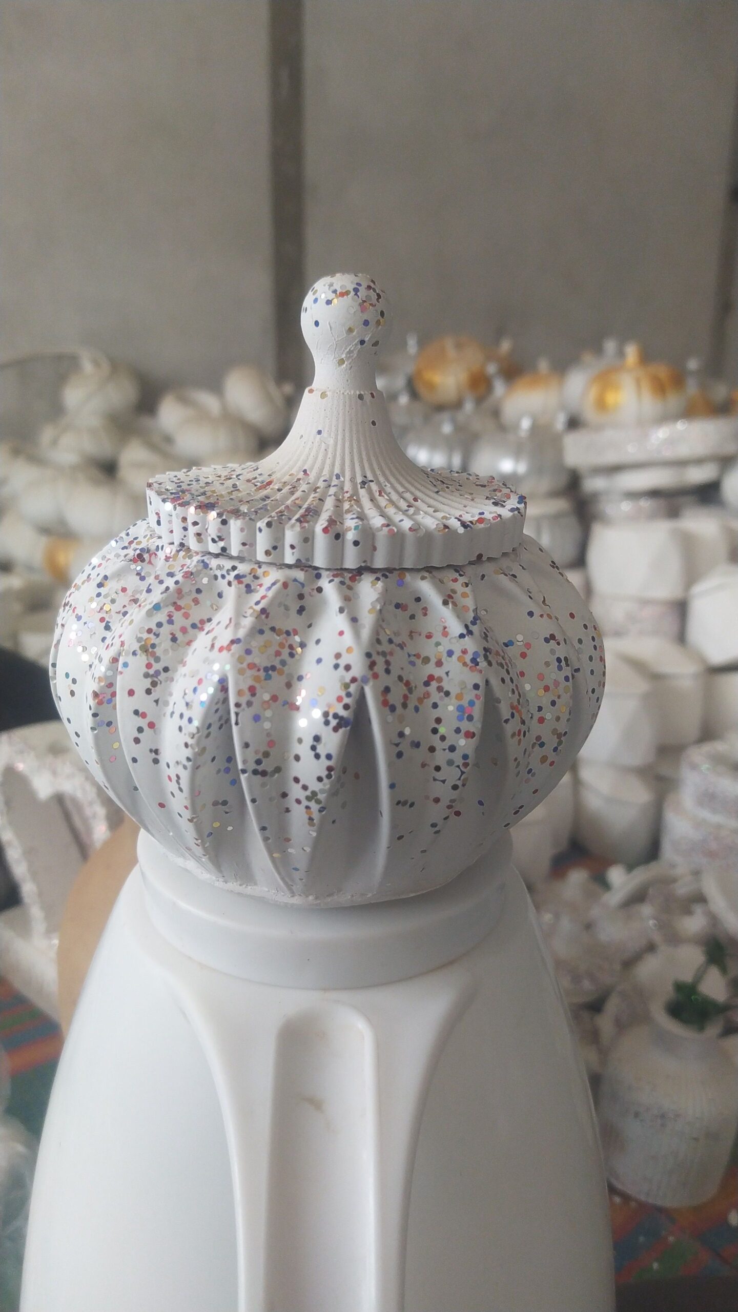 فروش عمده وتکی انواع گلدان وقندان سنگ مصنوعی