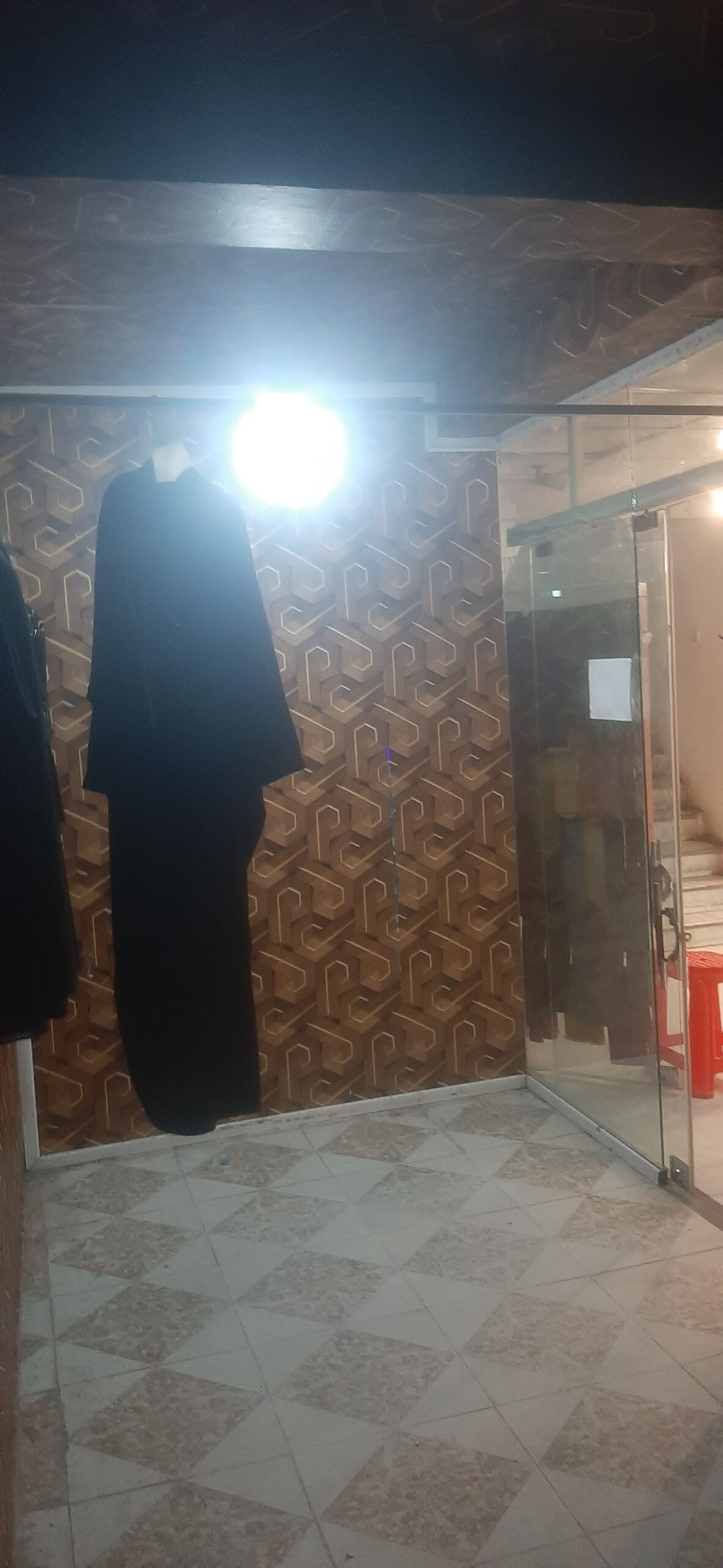 یک باب دوکان فروشی (امتیازی)