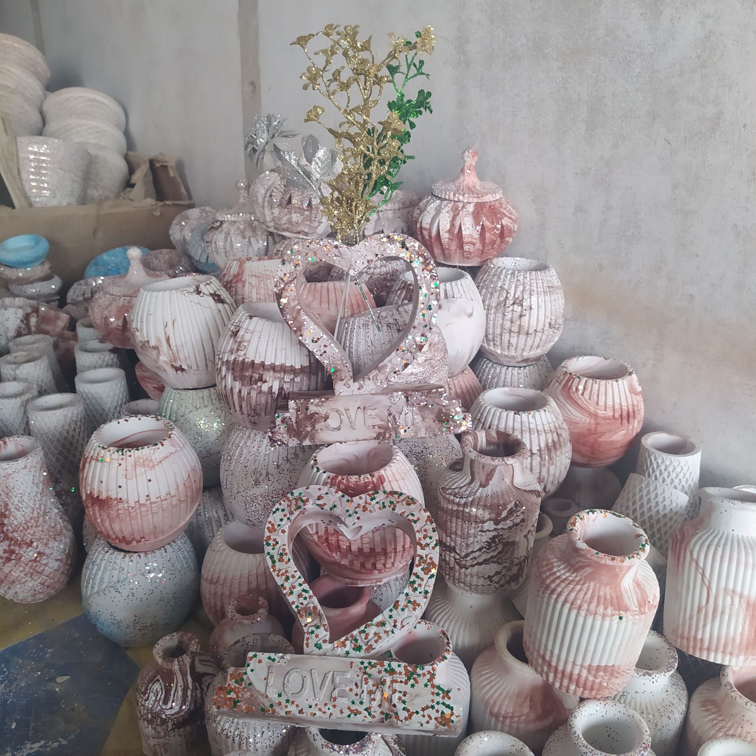 فروش عمده وتکی انواع گلدان وقندان سنگ مصنوعی