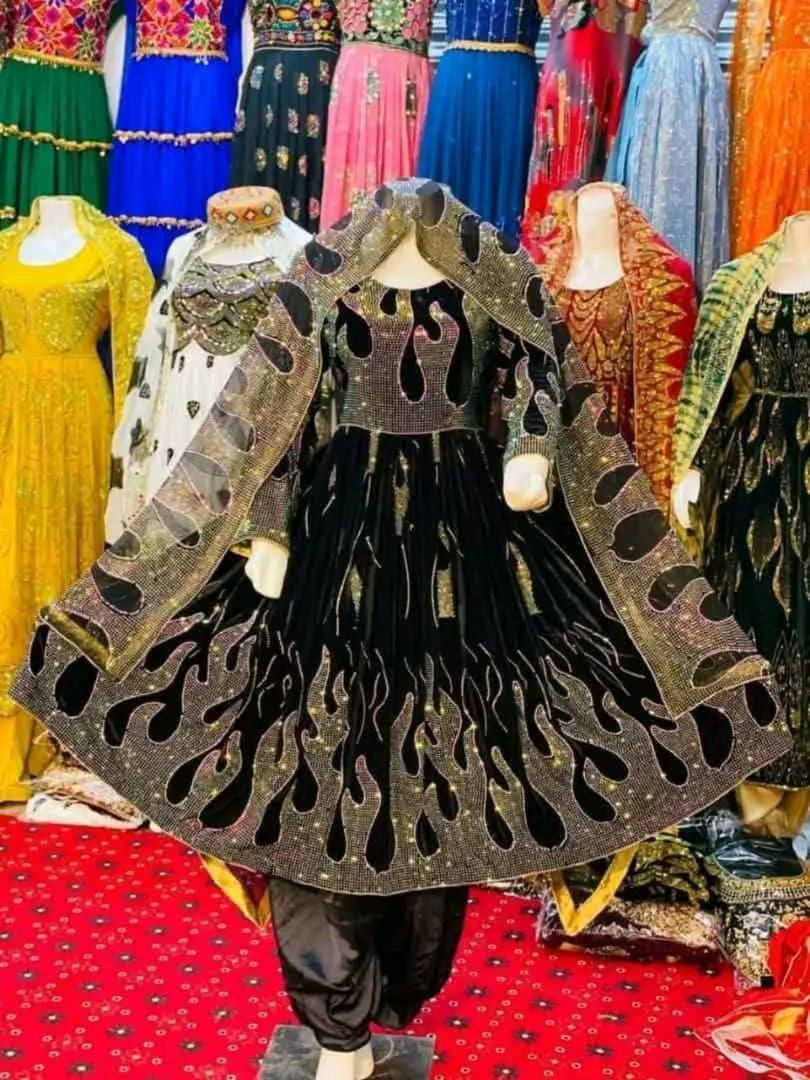 رخت پلورنځی الحاج قاری زیارت ګل (غیور)