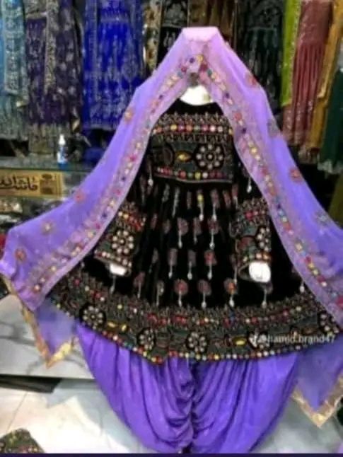 رخت پلورنځی الحاج قاری زیارت ګل (غیور)