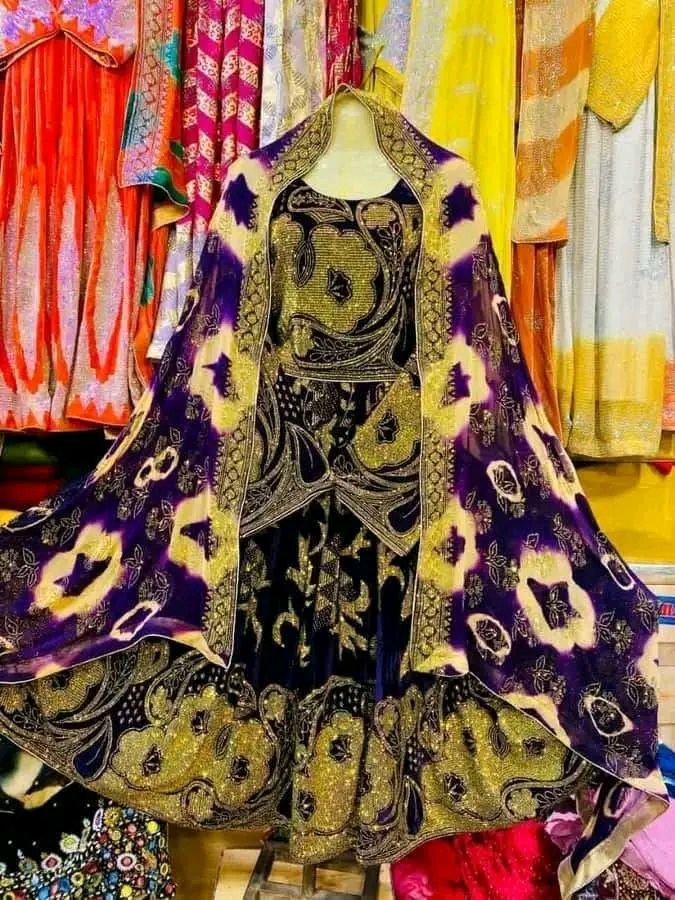 رخت پلورنځی الحاج قاری زیارت ګل (غیور)