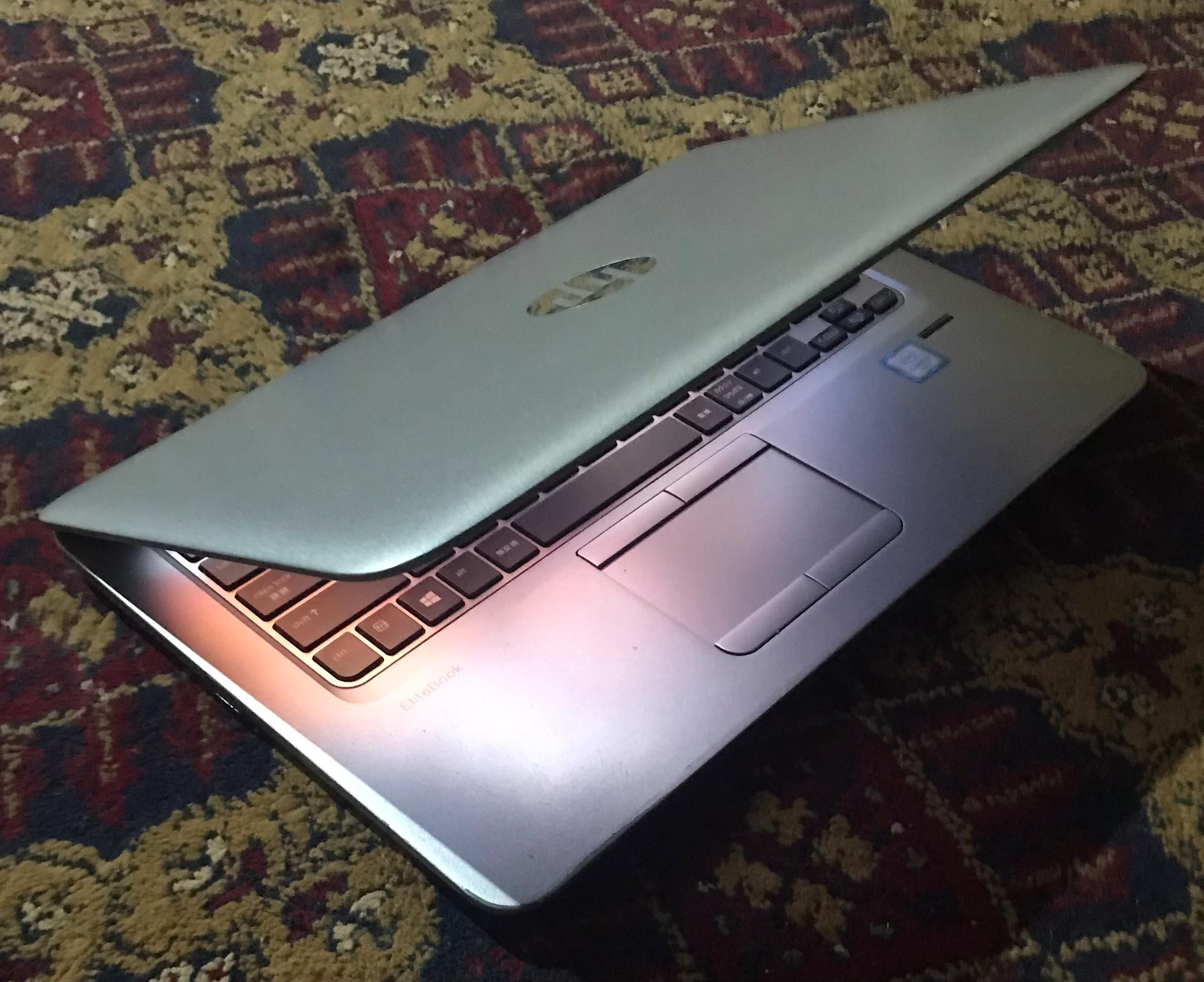 کمپیوتر لپتاپ