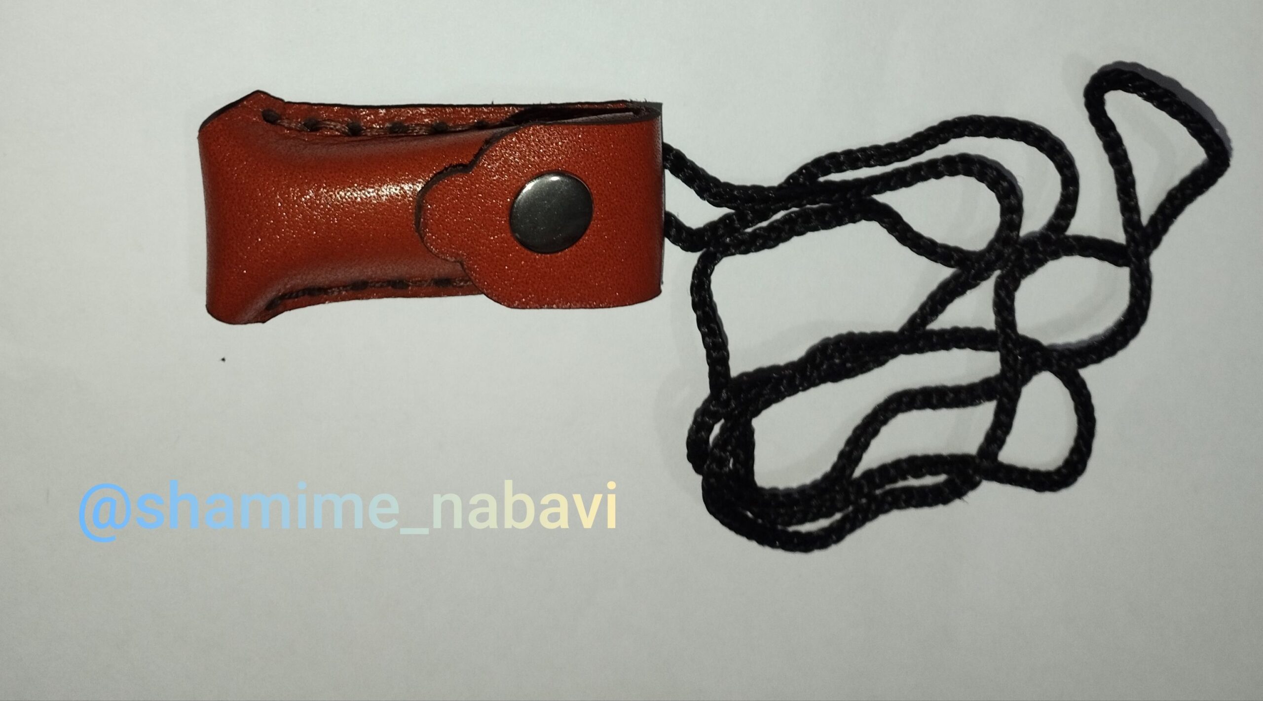 انواع بازوبند و کیف گردنی چرم طبیعی(گاوی و بزی)