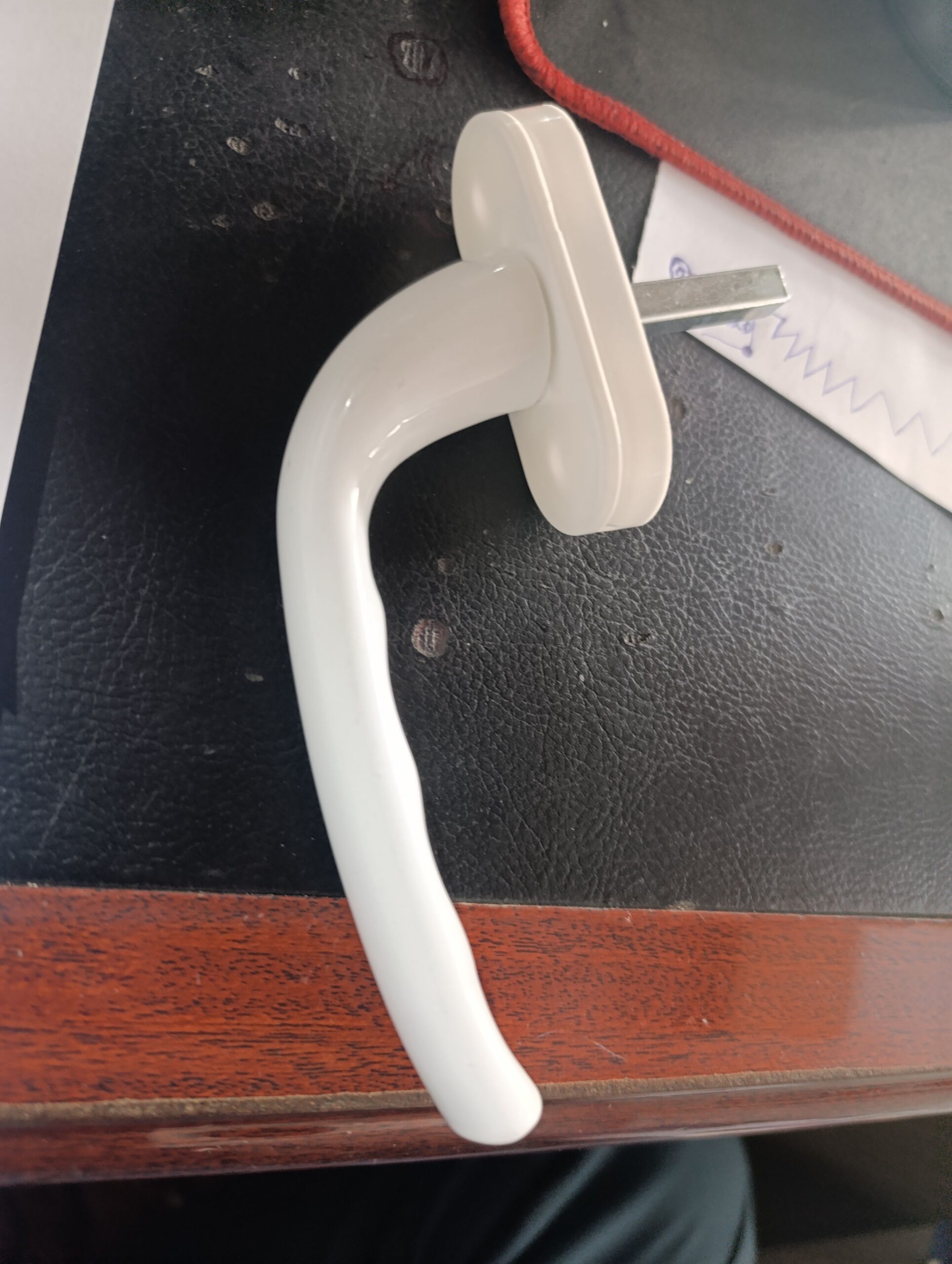 دست گیره کلکین پی وی سی