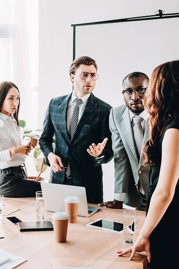 اگر دنبال کار هستین به ما بپوندید