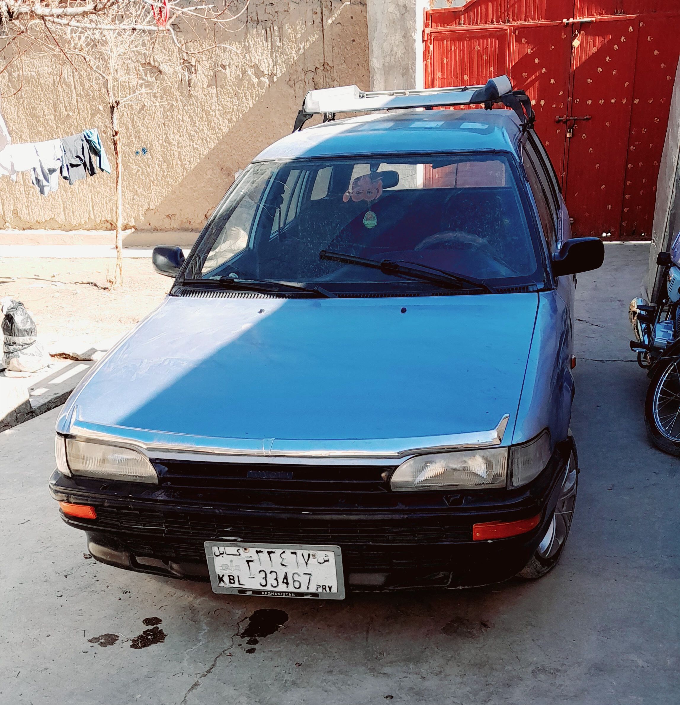 بنام خدا فروش عاجل دستبند یک عراده موتر سراچه جرمن