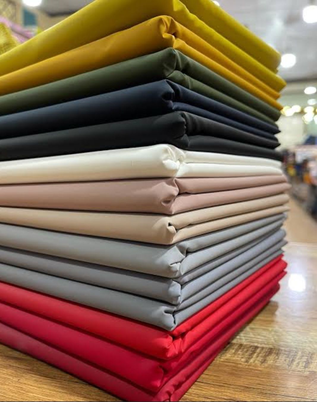 تکه های لات ،چرم ،کشی ،جیم و آستر بطور کیلوی و متر