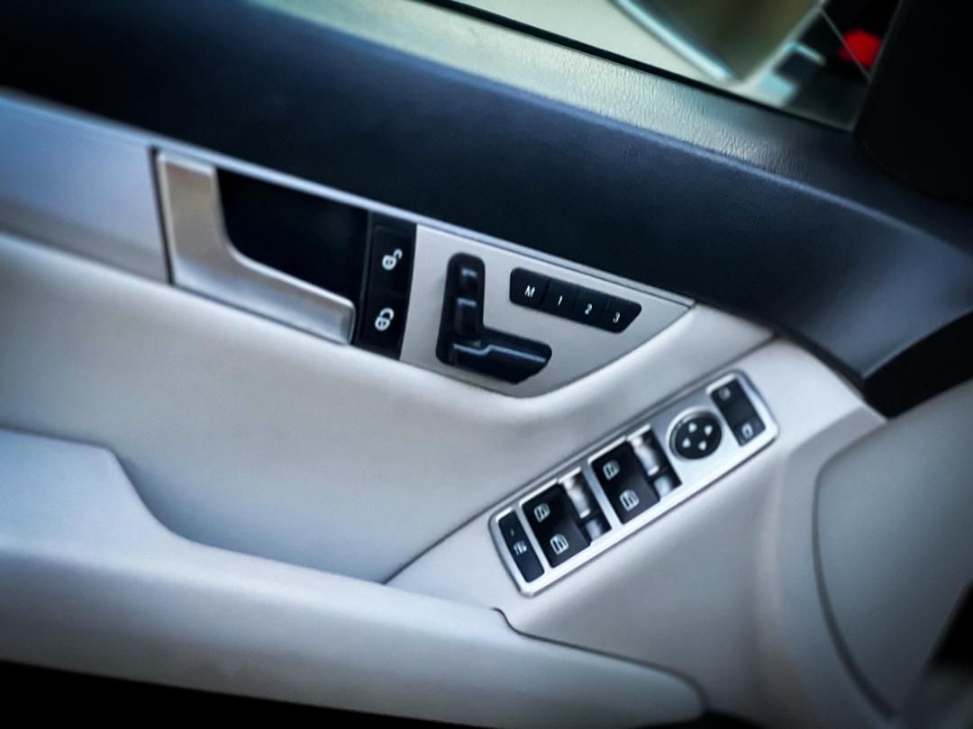 🚘 Mercedes-Benz C250 Turbo 201