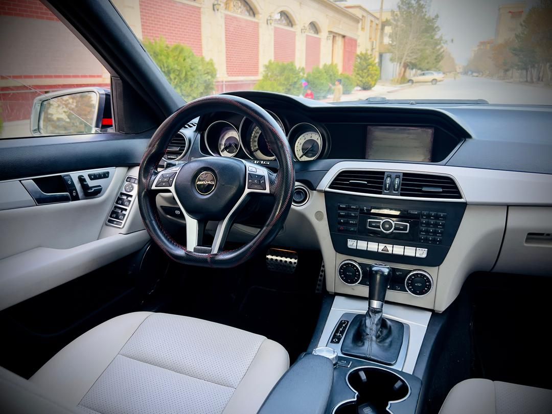 🚘 Mercedes-Benz C250 Turbo 201